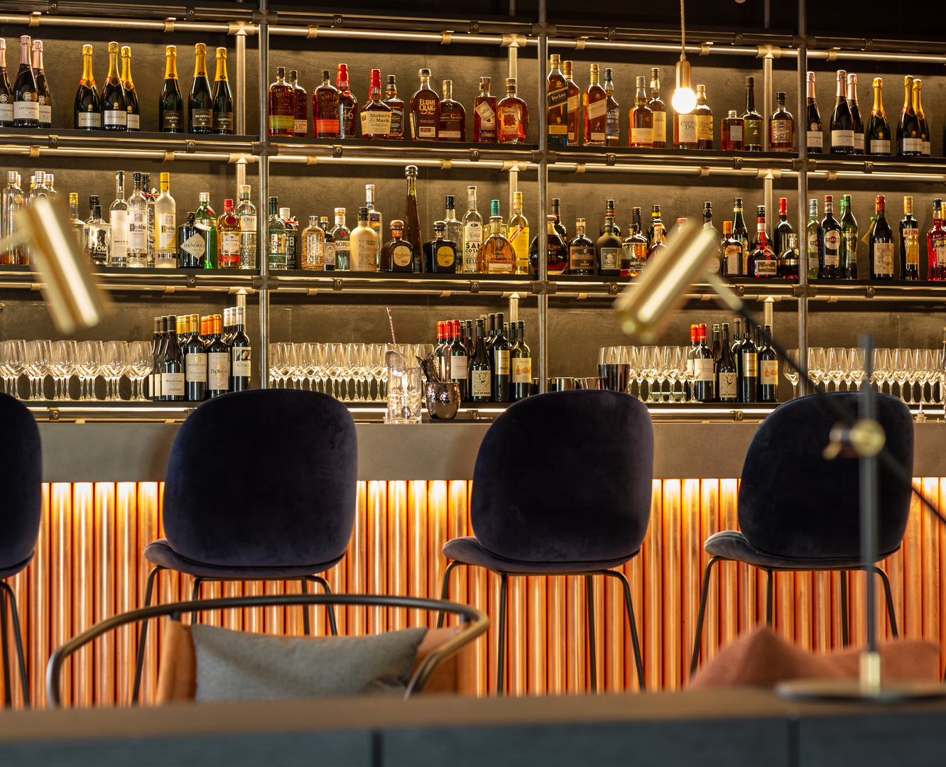 伦敦前印刷厂变身高品质创意办公社交空间-15