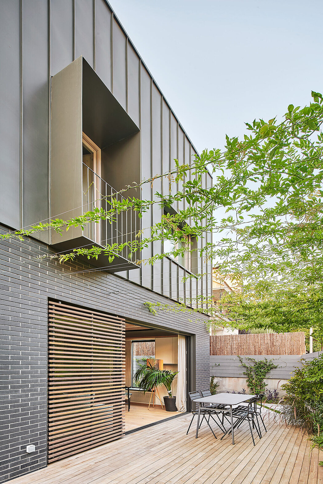 碳屋丨西班牙巴塞罗那丨Metric-11