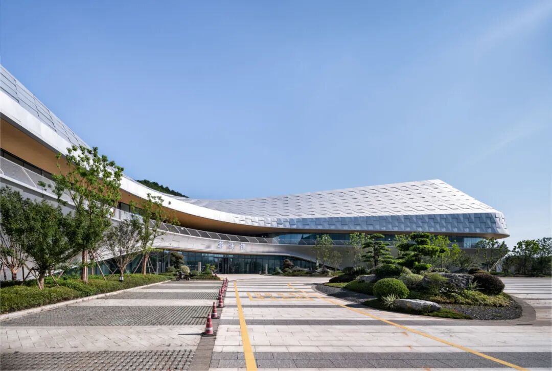 江山市虎山运动公园游泳馆丨中国丨零壹城市建筑事务所-2