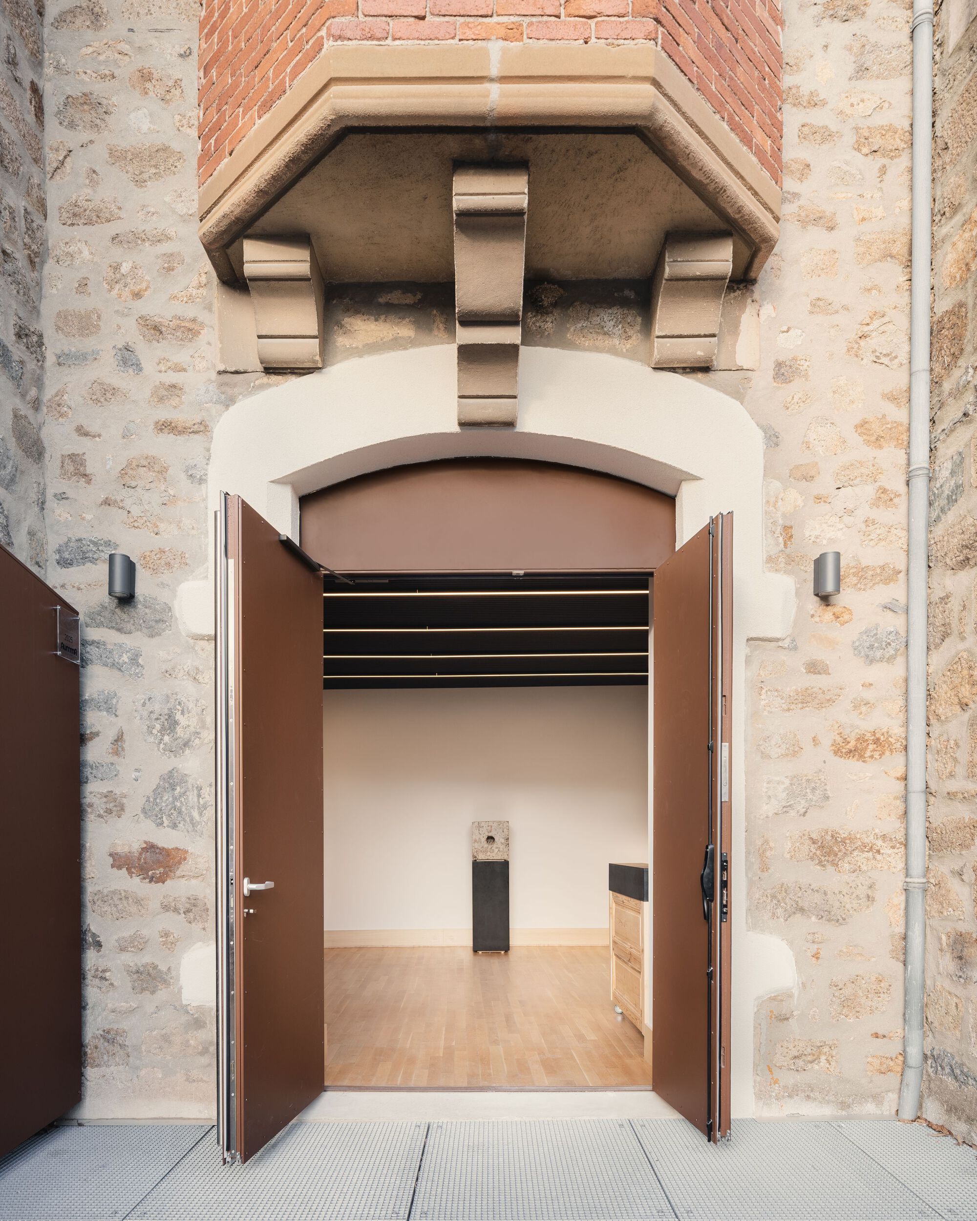 小教堂翻新工程（注：La Chapelle常见指小教堂，这里结合Renovation推测是小教堂翻新相关，若有特定背景，La Chapelle可能是具体名称） 丨法国丨AUMMA,PWA-23