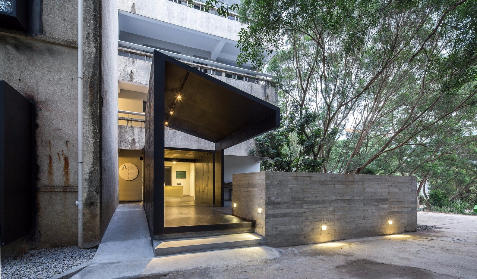 深圳艺象iD Town 设计酒店：老家属楼的新潮改装-4