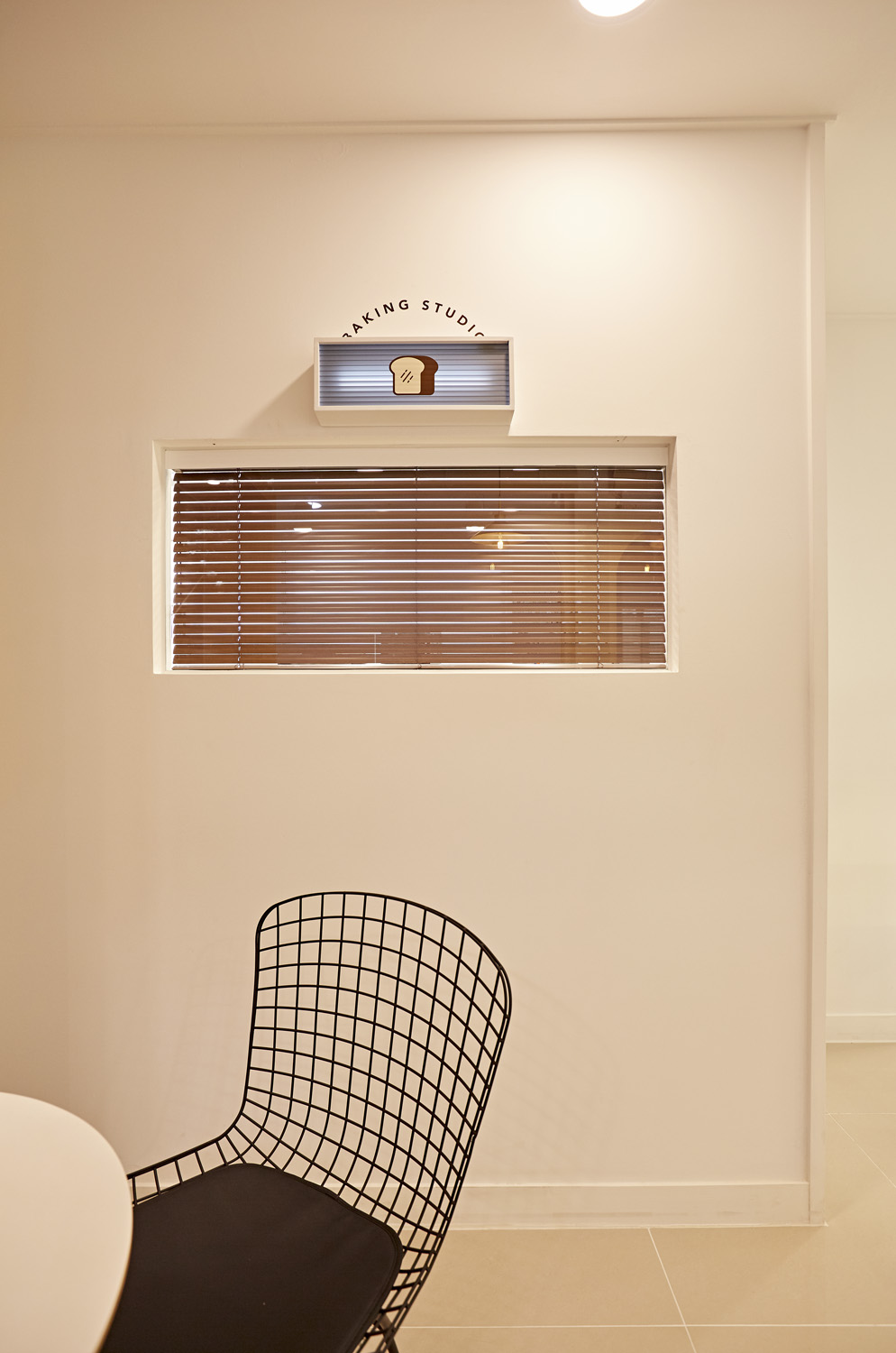 简约可爱 15 坪甜点咖啡厅设计-13