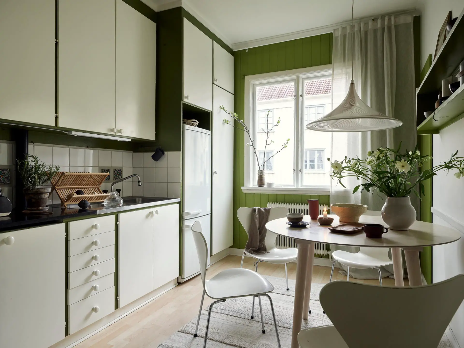 百年瑞典公寓的炫彩生活空间-8