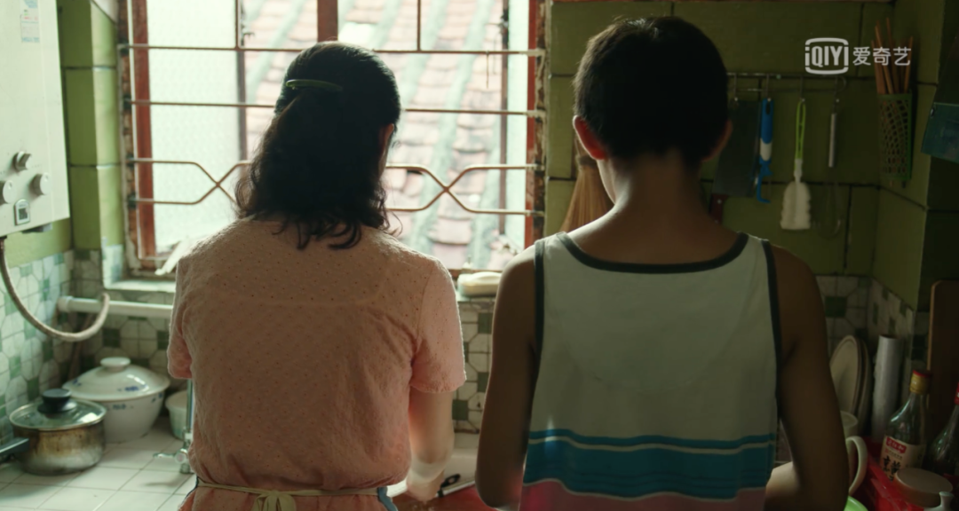 《隐秘的角落》 | 复古风装修，细节尽显悬疑魅力-40