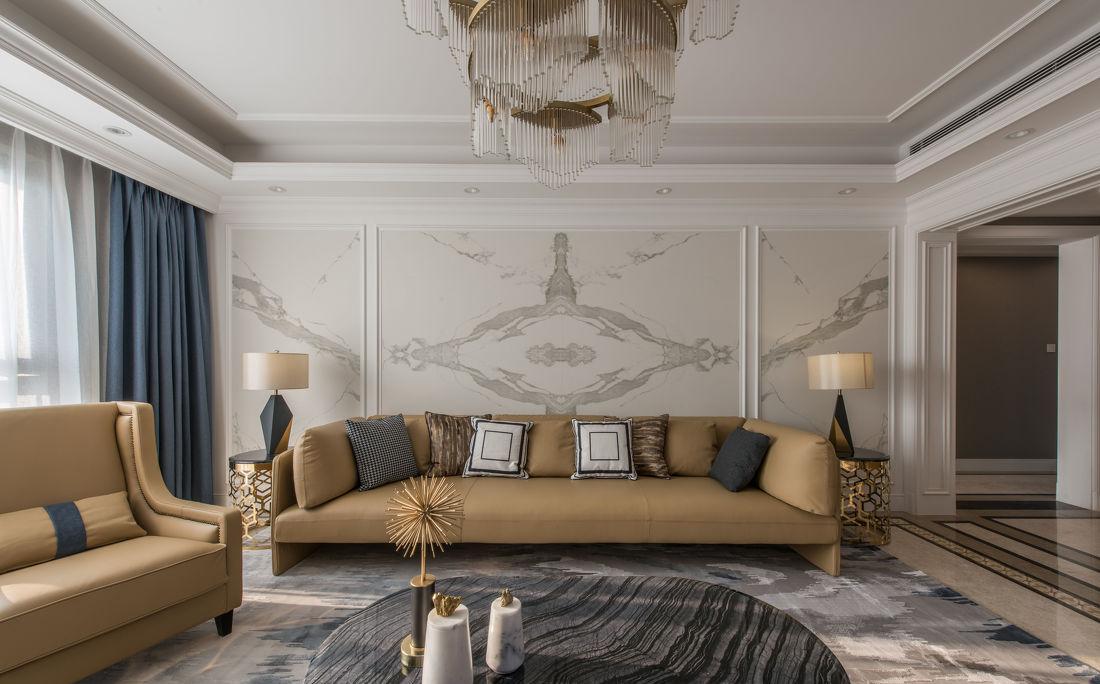 暖色调中海城市广场，金属与岩板的温馨空间-0