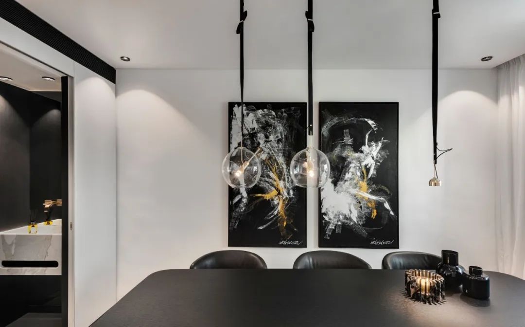 Aviram Kushmirski 打造轻奢风空间，黑白色调与实木地板的完美搭配-41