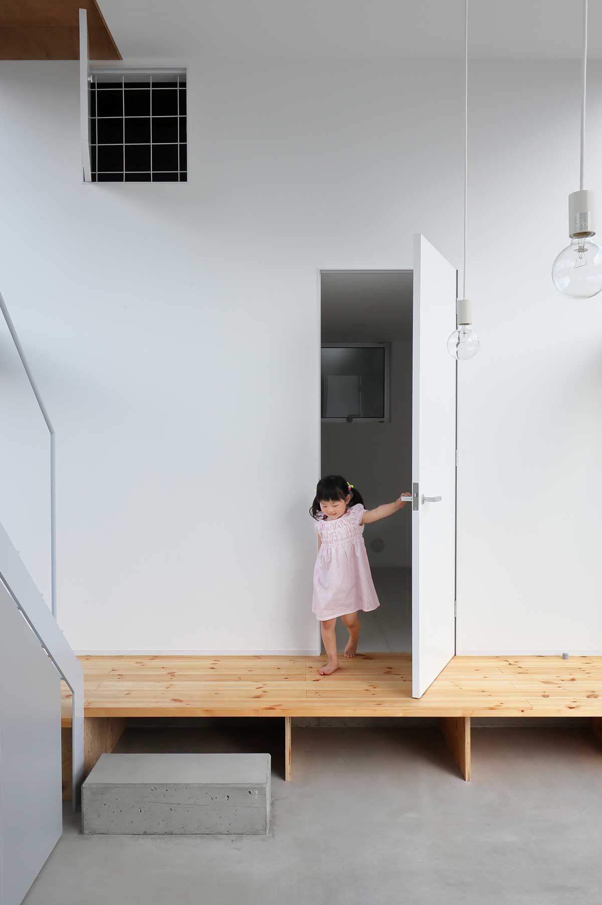 把我安置在家中；为我提供住所（注：由于原表述House ME表意不明确，house作动词有给……提供住处等意思，结合语境不同可能有不同准确表达，以上是较常见可能的翻译） 丨小島光晴建築設計事務所-36