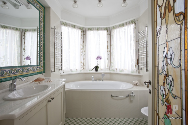 三室传统带彩绘玻璃与向日葵元素公寓丨Яровикова Анна,Мясникова Юлия-42