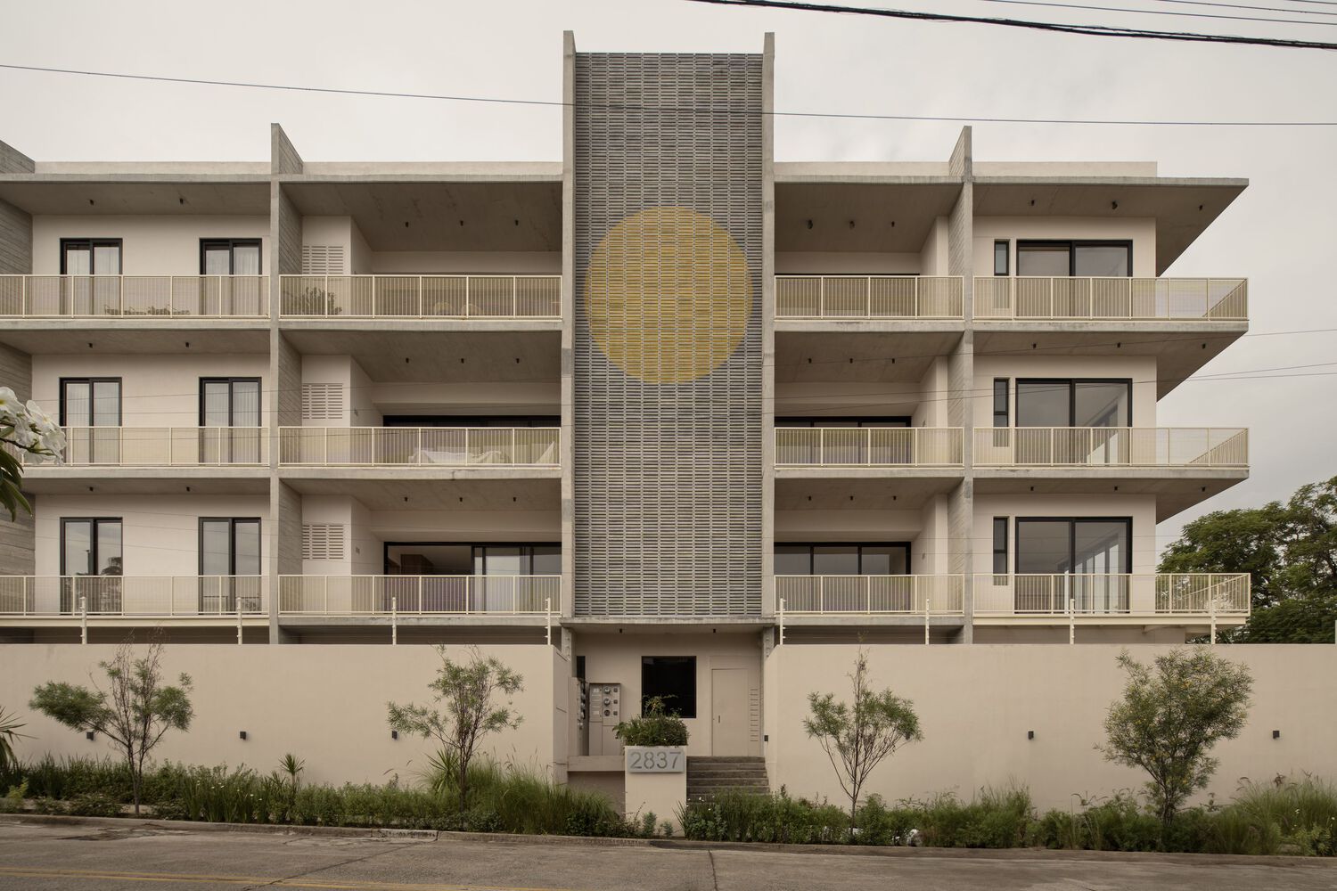 融合自然与艺术的墨西哥 La Guaira 公寓楼-0