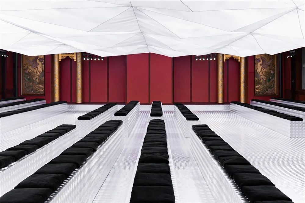 PRADA 北京时装秀空间设计丨中国北京丨AMO-14