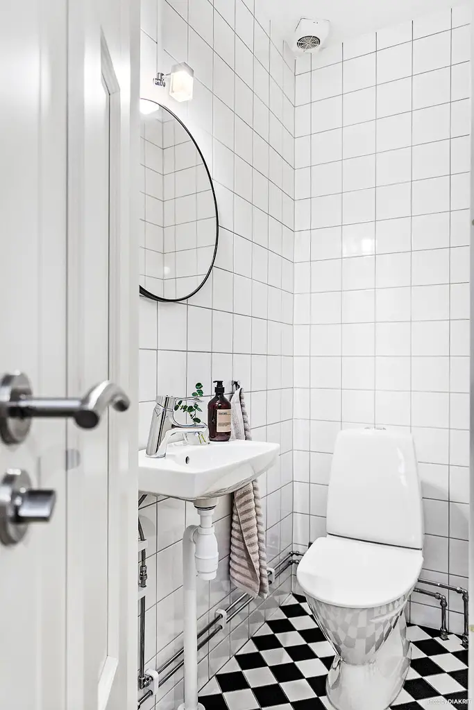 瑞典灰白经典公寓 | 温馨宁静的现代设计-21