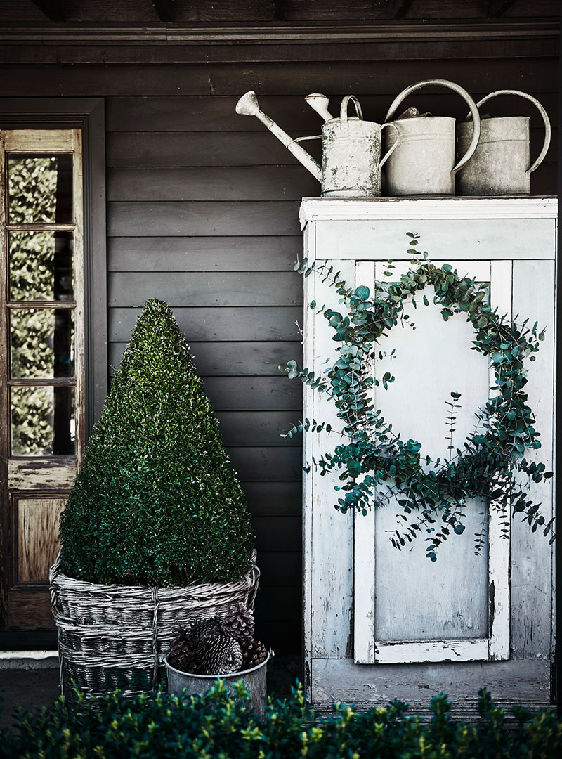 Wooden cottage with soulful vintage decor in Australia-10