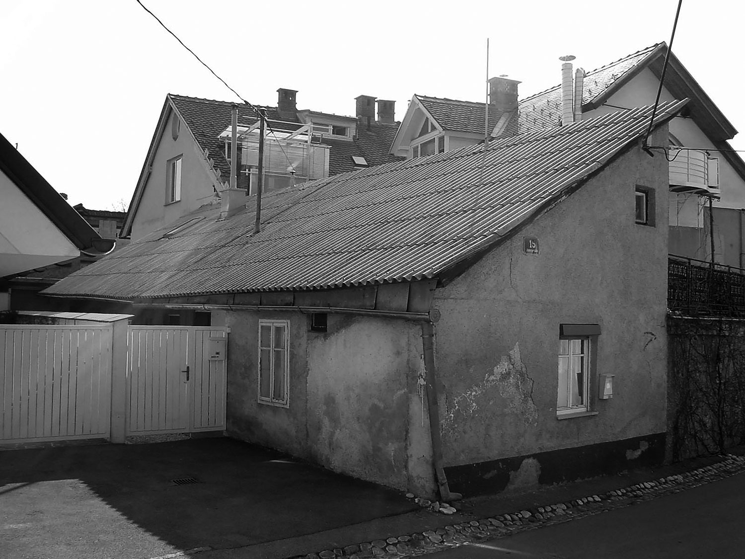 超小型房屋

注：XXS一般表示超小号，结合house推测这里是指超小型的房屋，不过XXS house并非常见固定表达，若有特定语境含义，可能需调整翻译 丨斯洛文尼亚丨dekleva gregorič architects-20