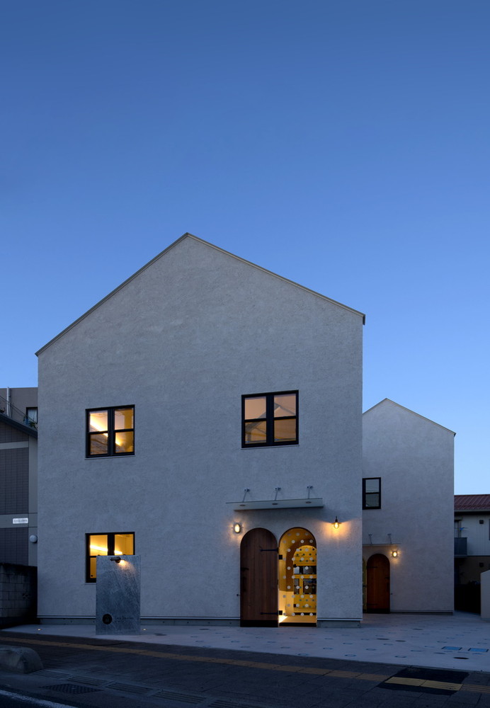 邻里之窗 | 有机设计建筑的两层商业大楼-42