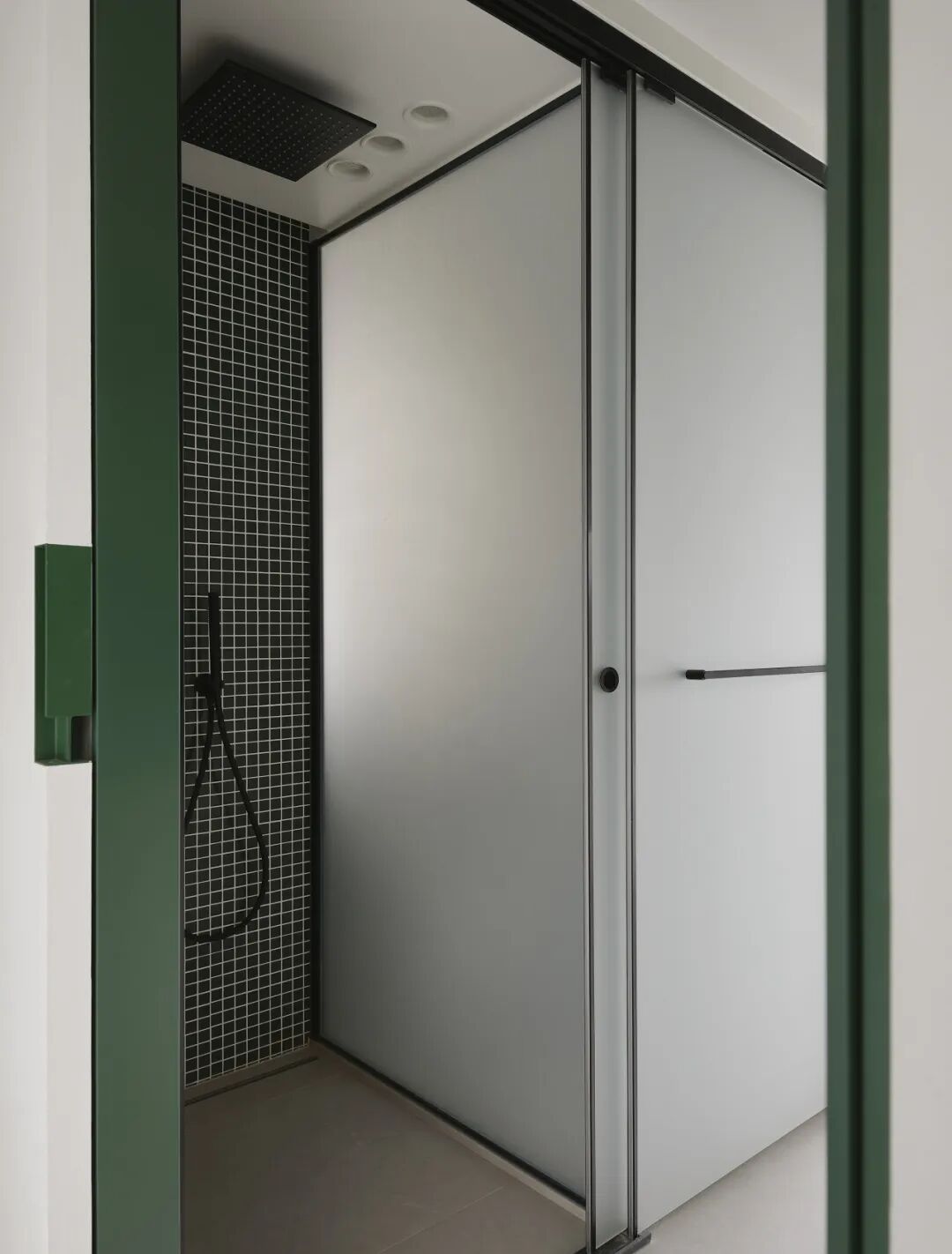 新作 · 躺在浴缸里,俯瞰整个南京路丨中国南京丨FF设计-39