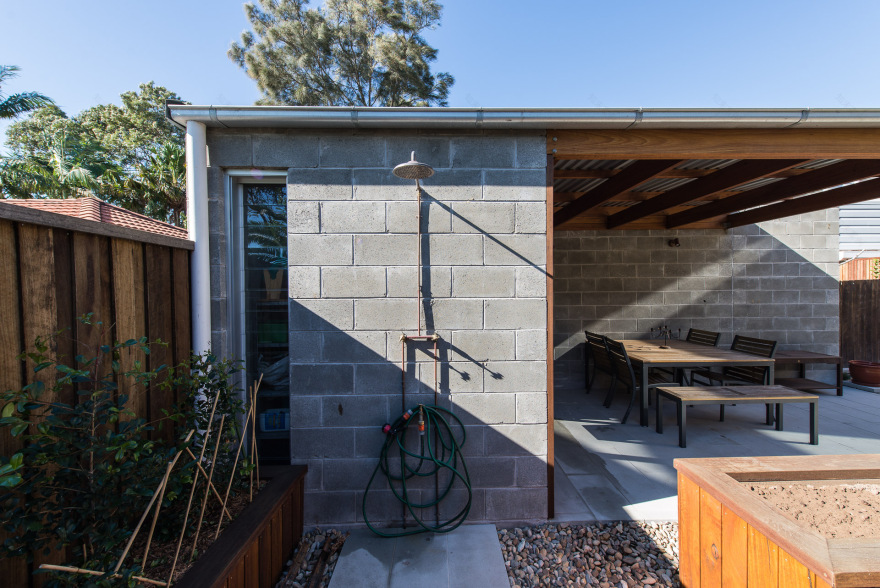 梅雷韦瑟改变 | 海滨旧宅翻新成现代舒适居所-32