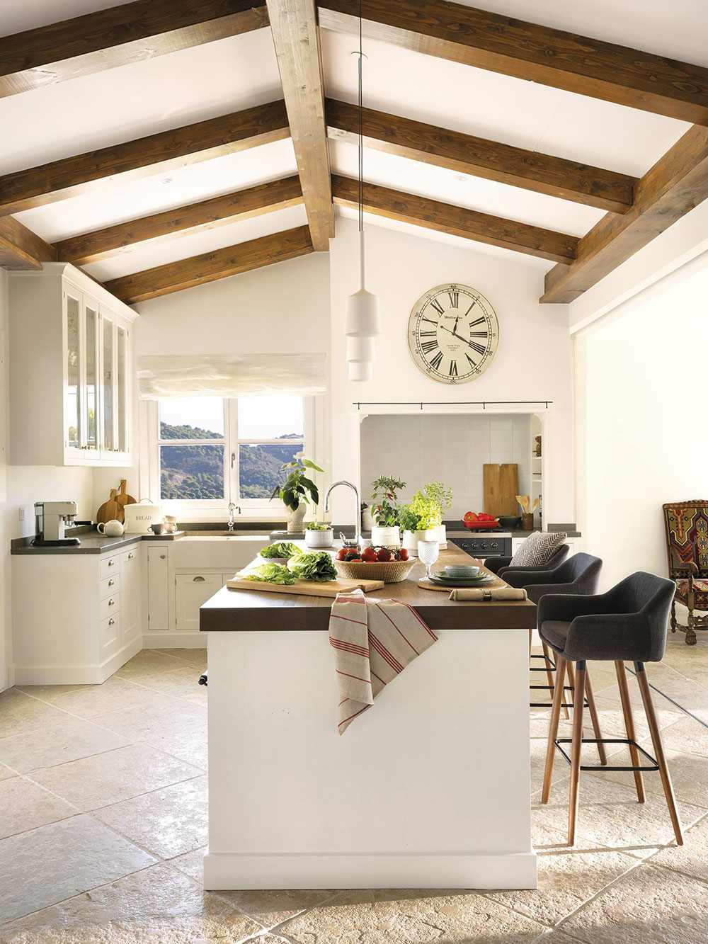 瑞典设计师打造西班牙白色梦幻度假屋-8