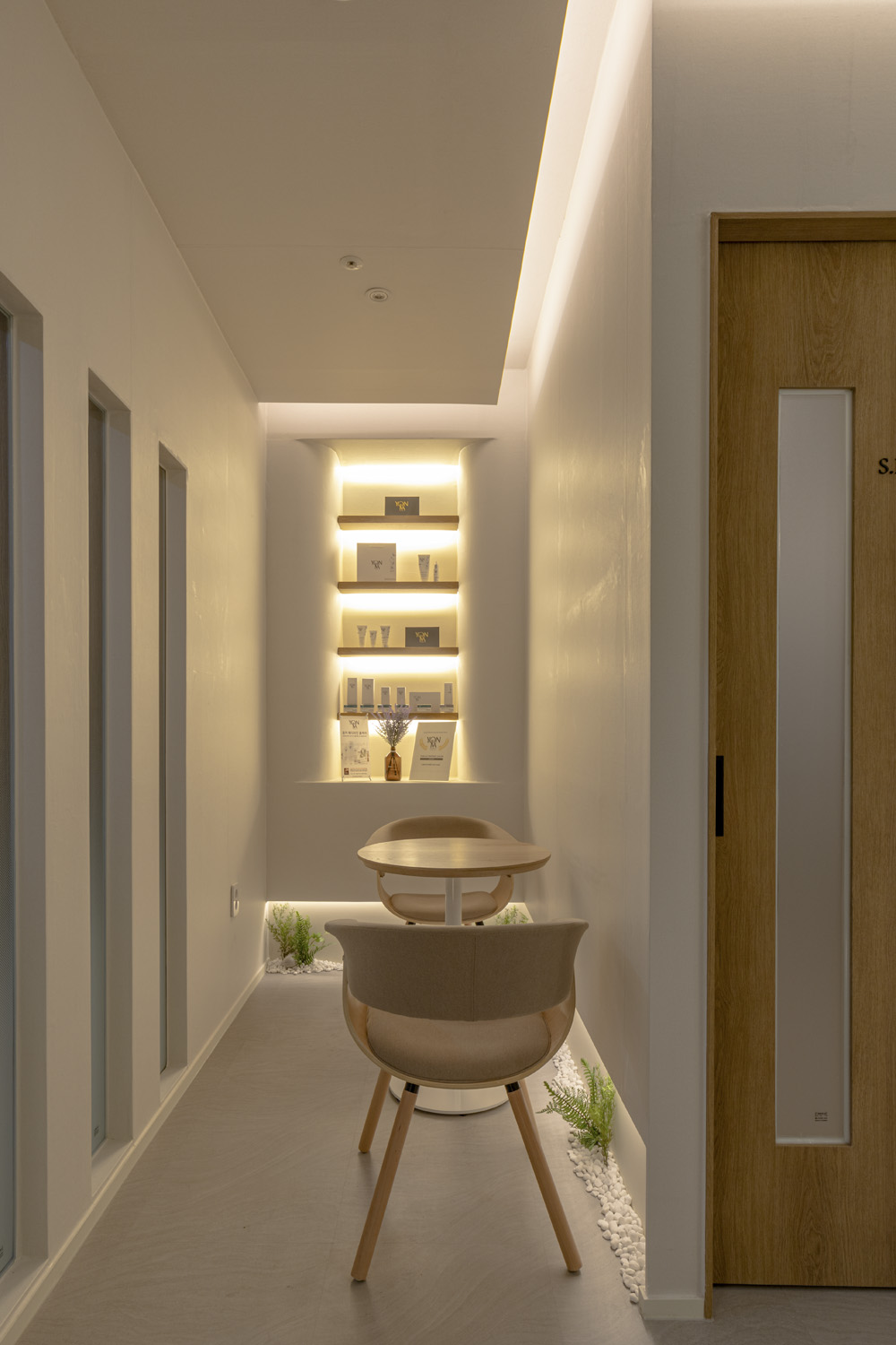 19 平米的白色与原木高级 SPA 空间设计-7