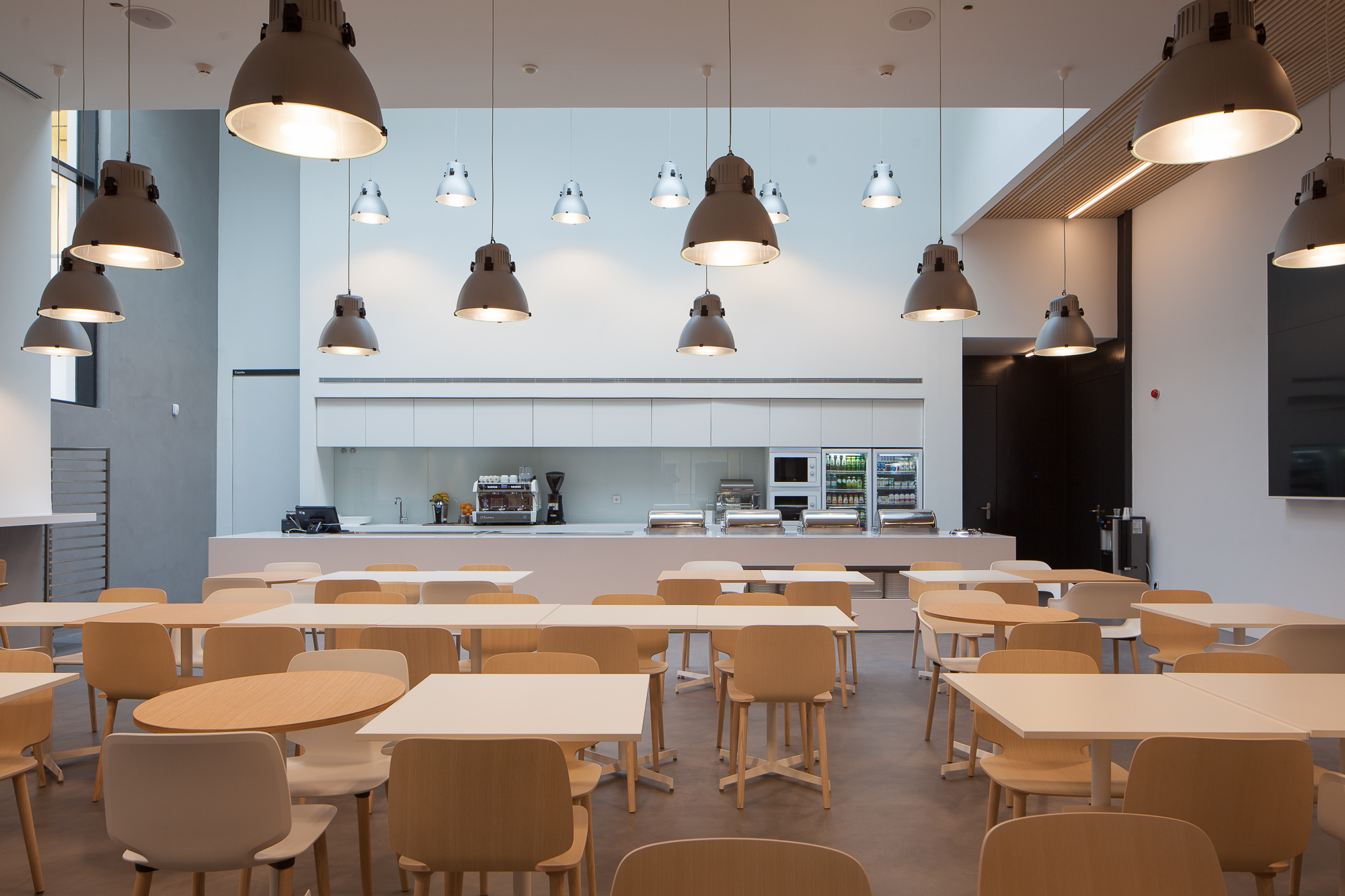 " Lisbon 潮流工业风办公空间"-41