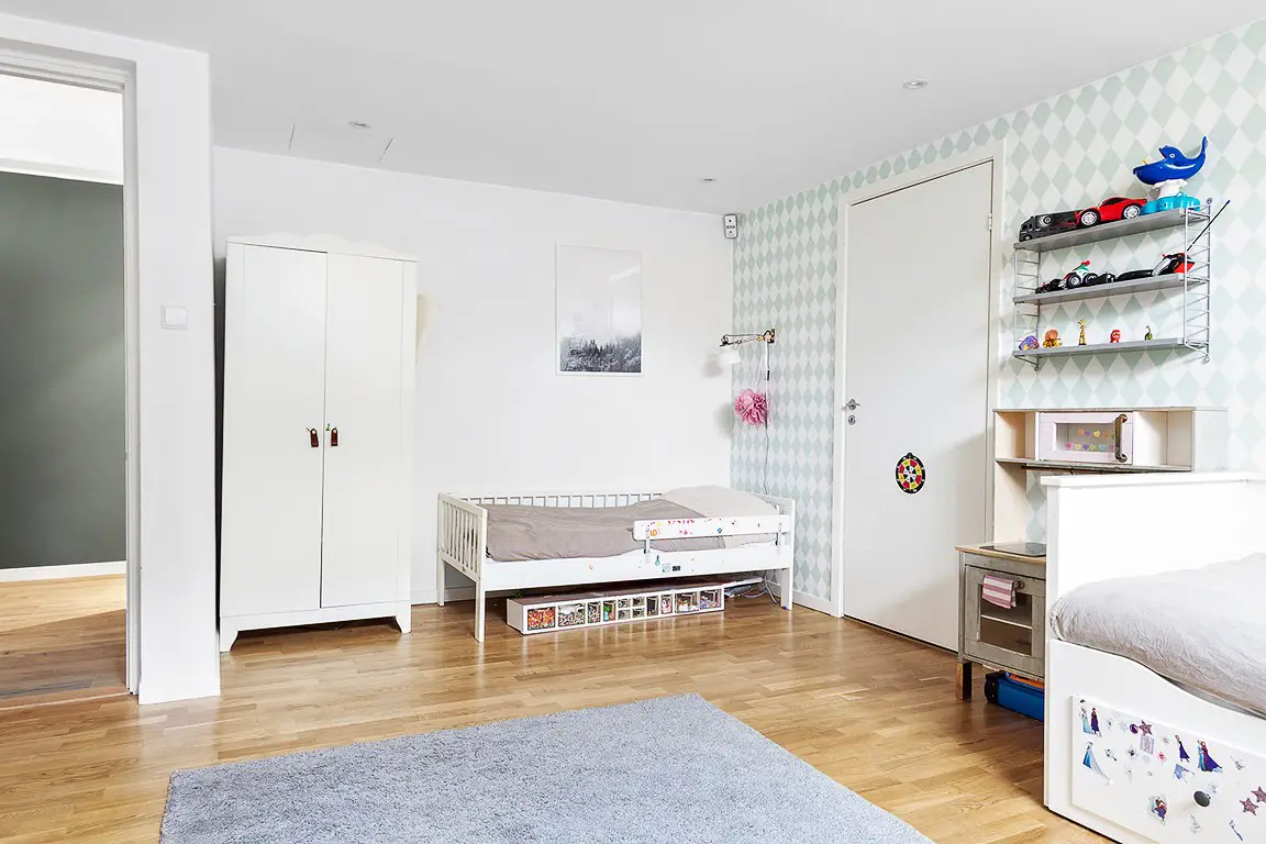 瑞典儿童优先的公寓设计-11