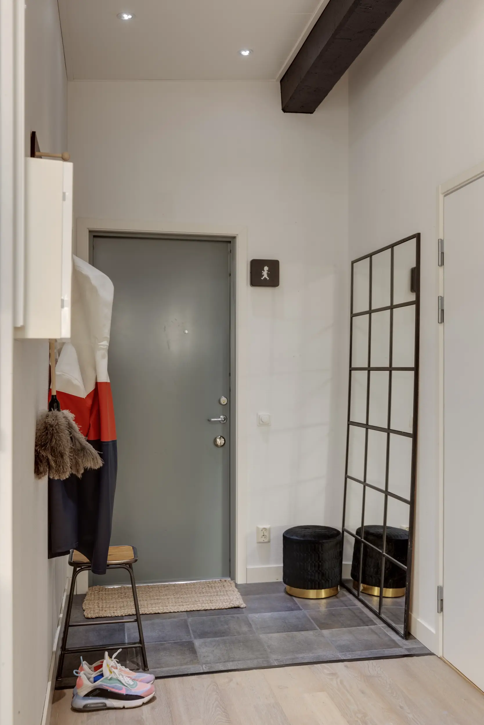 一个不寻常的且宽敞的屋顶下的三居室公寓-18