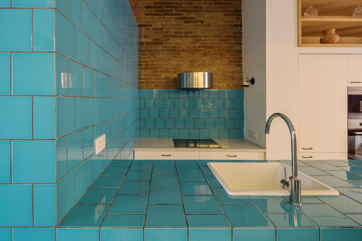 翻新公寓诠释“床与蓝色”的设计哲学-27