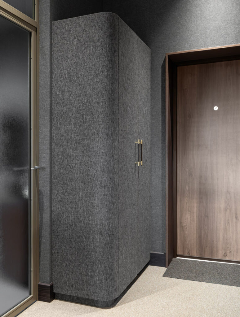 69平米家庭商业私人办公室设计丨Мария Ксенофонтова-37