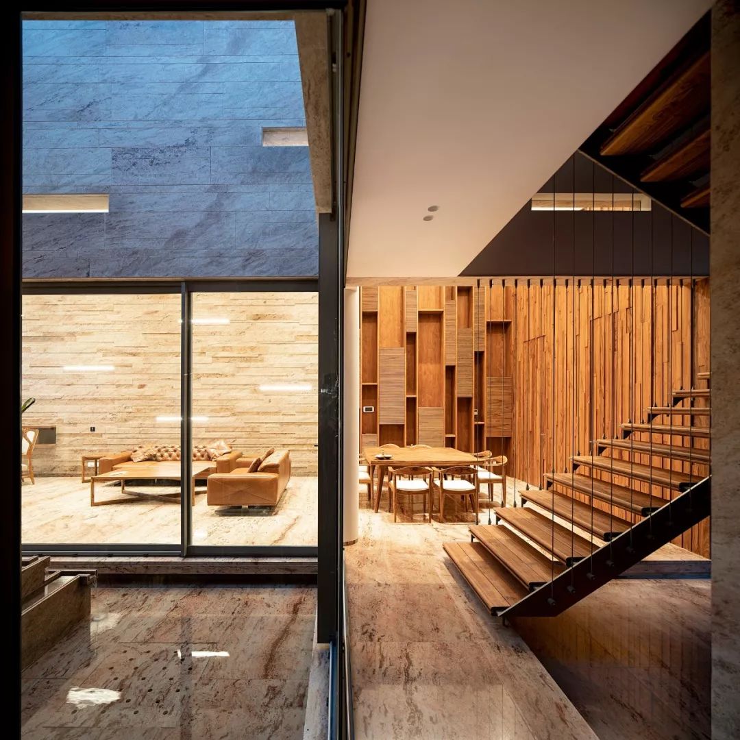 印度感性遇见西方想象的 Charged Voids 设计公司-36