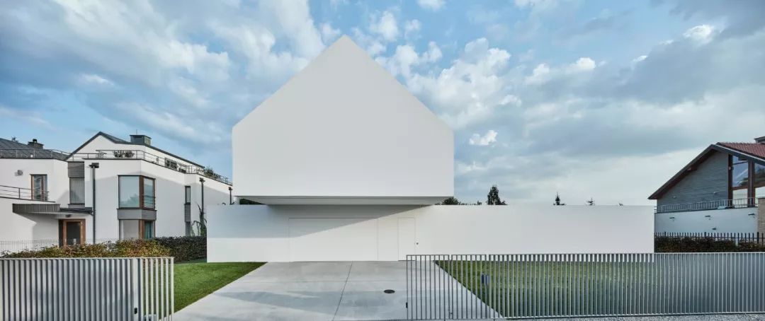 波兰 KWK PROMES 建筑工作室打造“跟随太阳轨迹移动的房子”-25