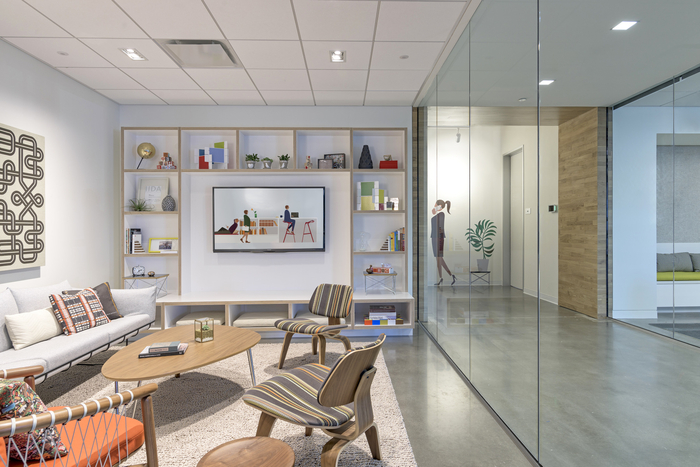 加州 Herman Miller 大经销商 Pivot Interiors 的 Gensler 设计办公室-12