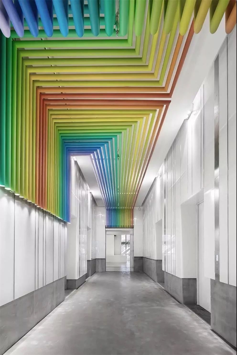 极致舒适！高大上电梯间设计让等待不再痛苦-27