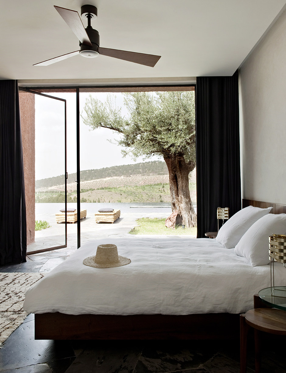 柔和灯光打造舒适卧室空间丨ELLEdecoration-19