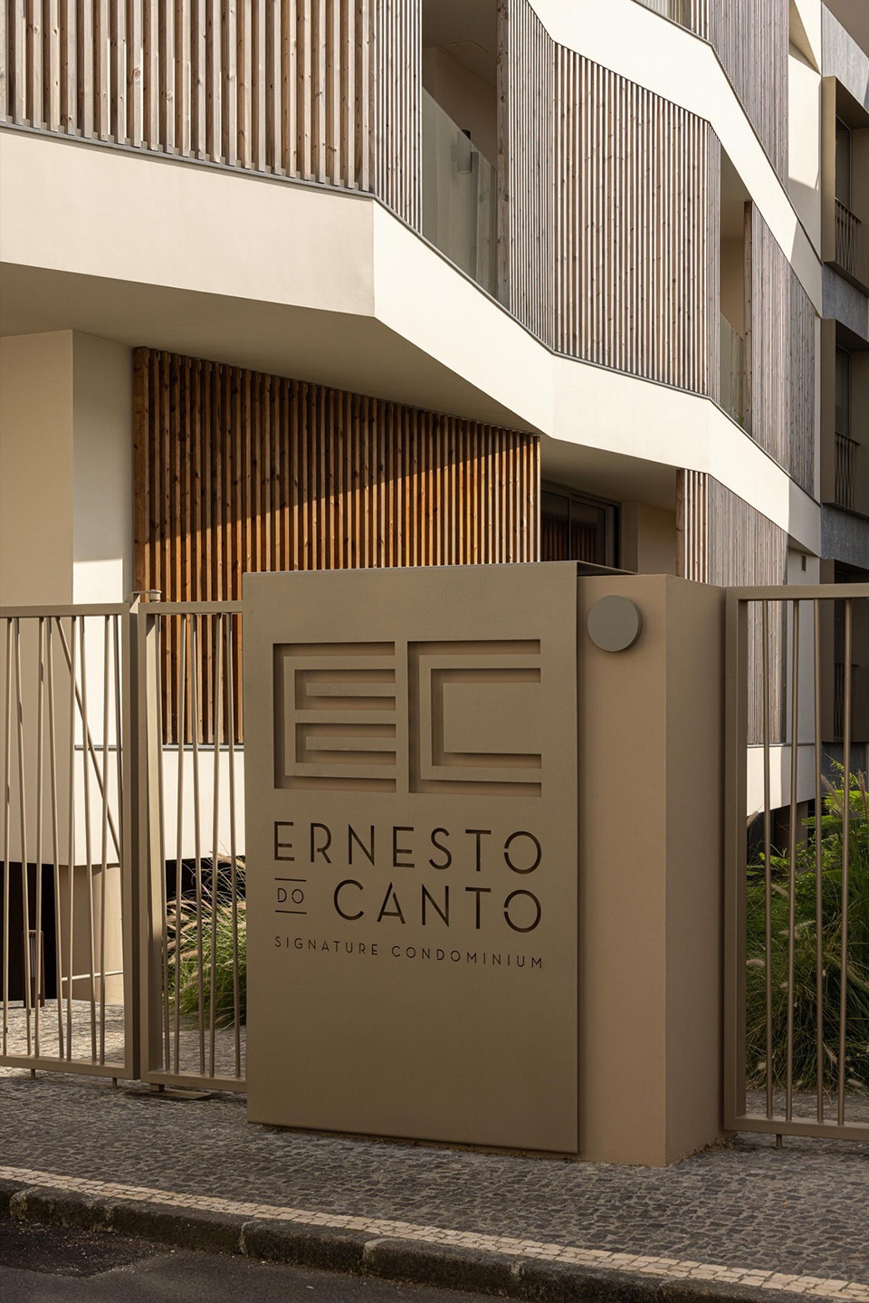 ERNESTO DO CANTO住宅区丨葡萄牙蓬塔德尔加达丨BOX arquitectos-184
