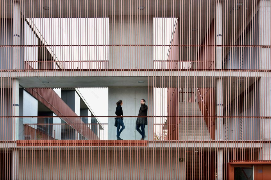 由于 dolgi 可能不是常见、正确的词汇,难以准确理解其含义,因此无法提供准确翻译 丨Bevk Perović arhitekti-8