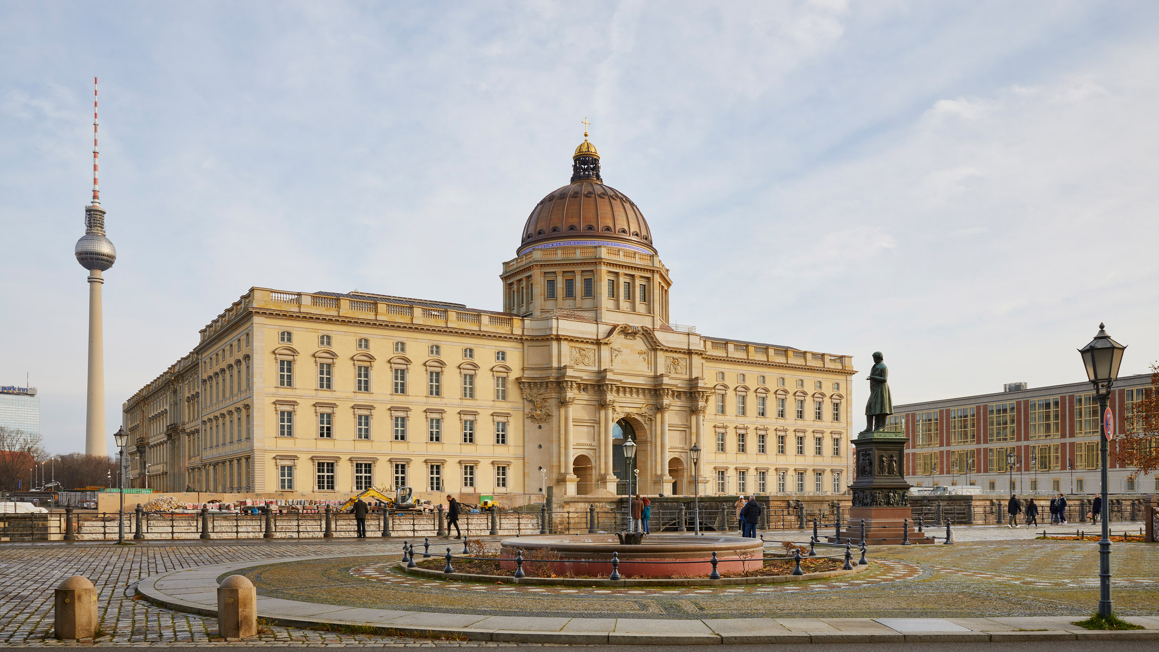 柏林博物馆岛上的“城市宫殿”Humboldt Forum-0