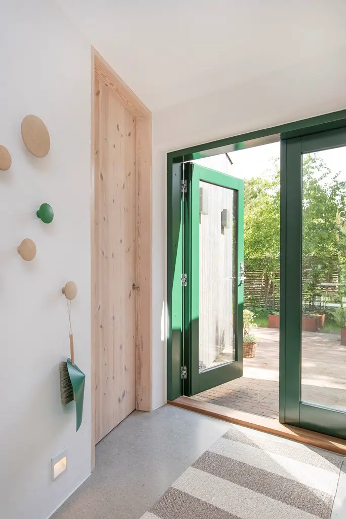 北欧极简主义建筑师的世外桃源-14