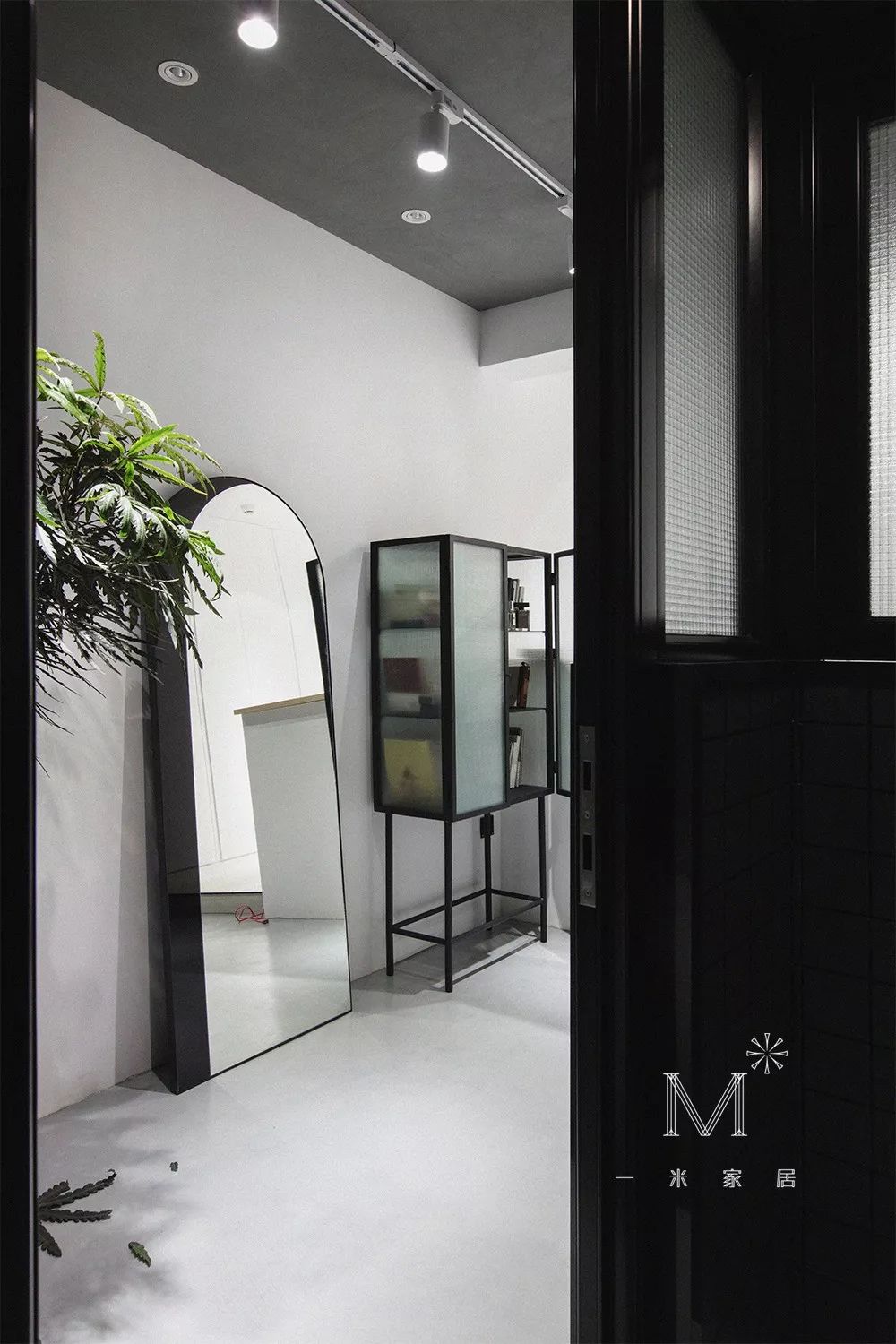 45㎡黑白冷淡风单身公寓 | 极简生活，率性而为-57