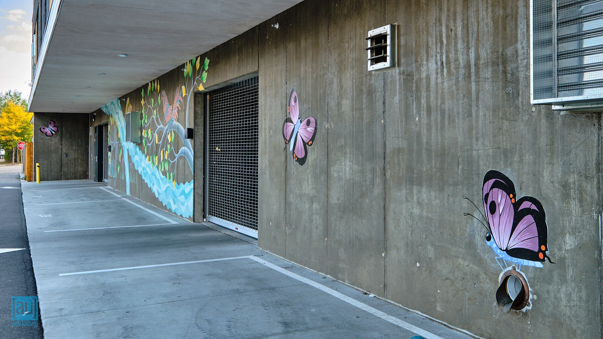 艺术的交融  境·界（这里The E·terior由于E·terior不是常规单词，E可能代表独特概念创造，terior类似interiorexterior词根有内外之意，结合A Confluence of Art整体艺术氛围，推测E·terior是营造独特概念境·界，和艺术的交融在主题上也匹配） -18