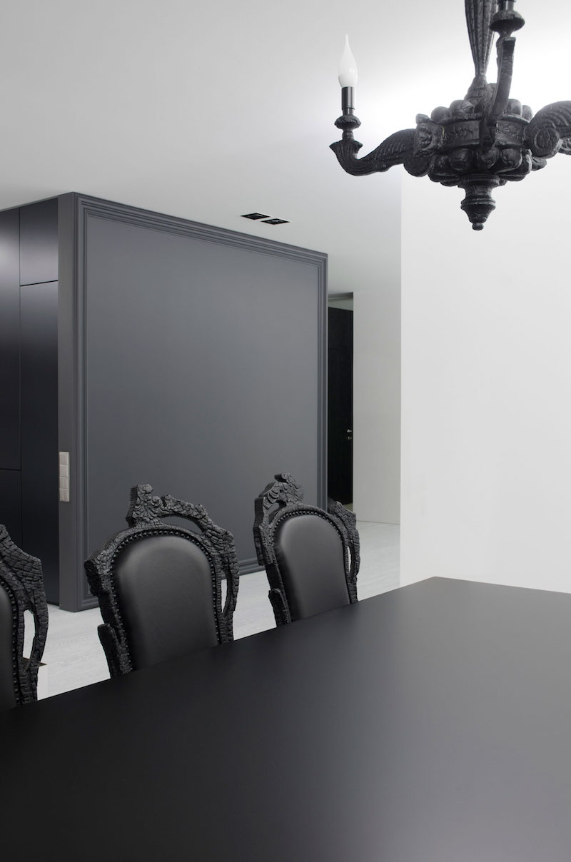 Stylish Flat Gives Minimalism A Gothic Magnetism-5