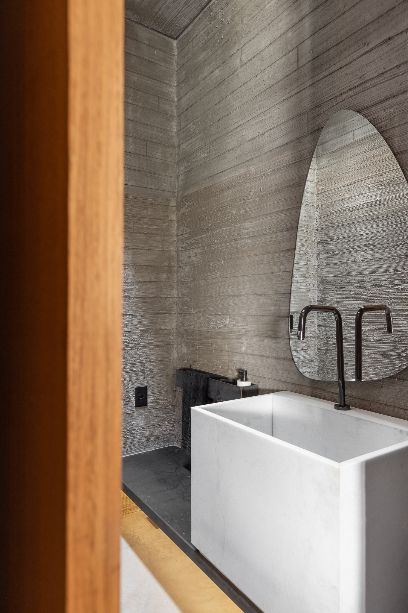 派内拉斯之家丨巴西巴西利亚丨Studio Bruno Porto-42