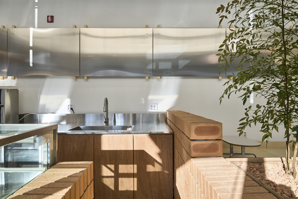 15 坪小店逆袭 | 细节打造极致咖啡空间-10