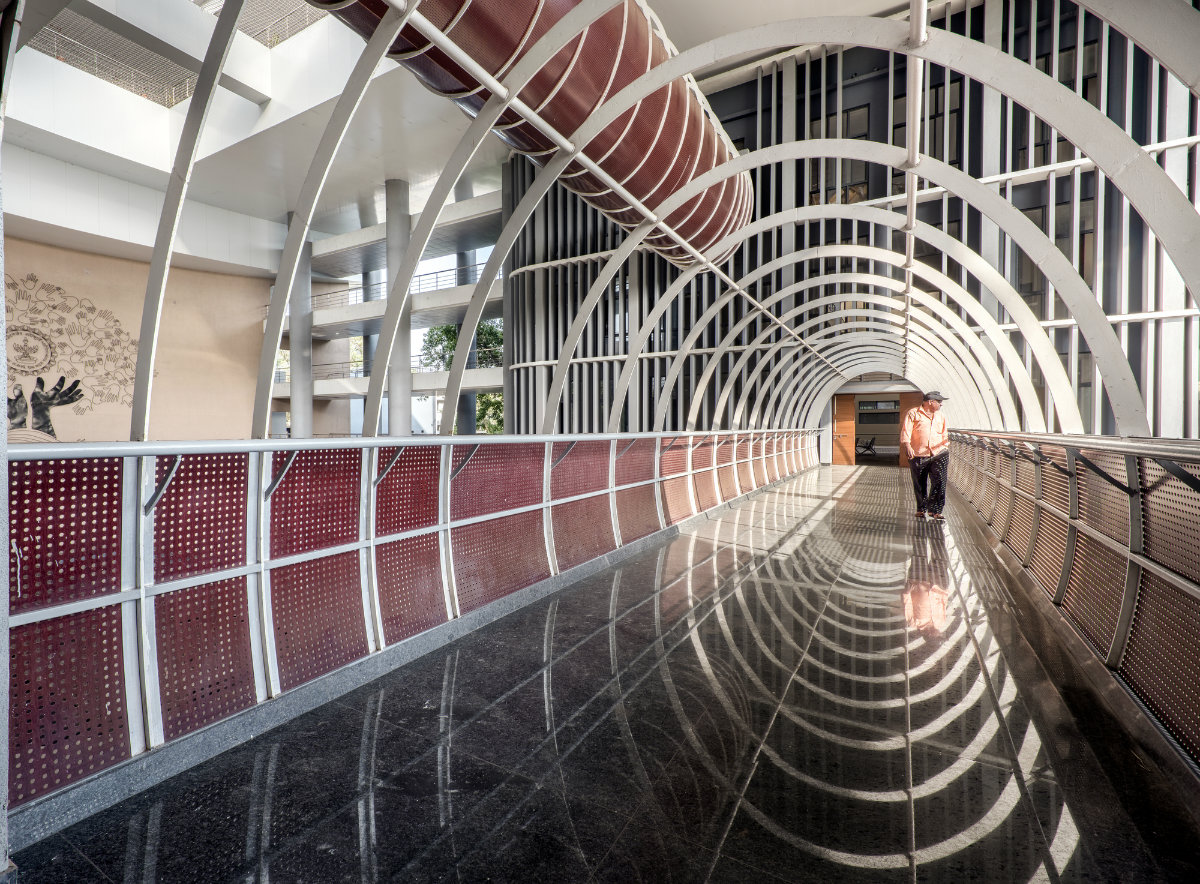 Collector 办公室，取代旧集群的新型办公  Sunil Patil And Associates-27