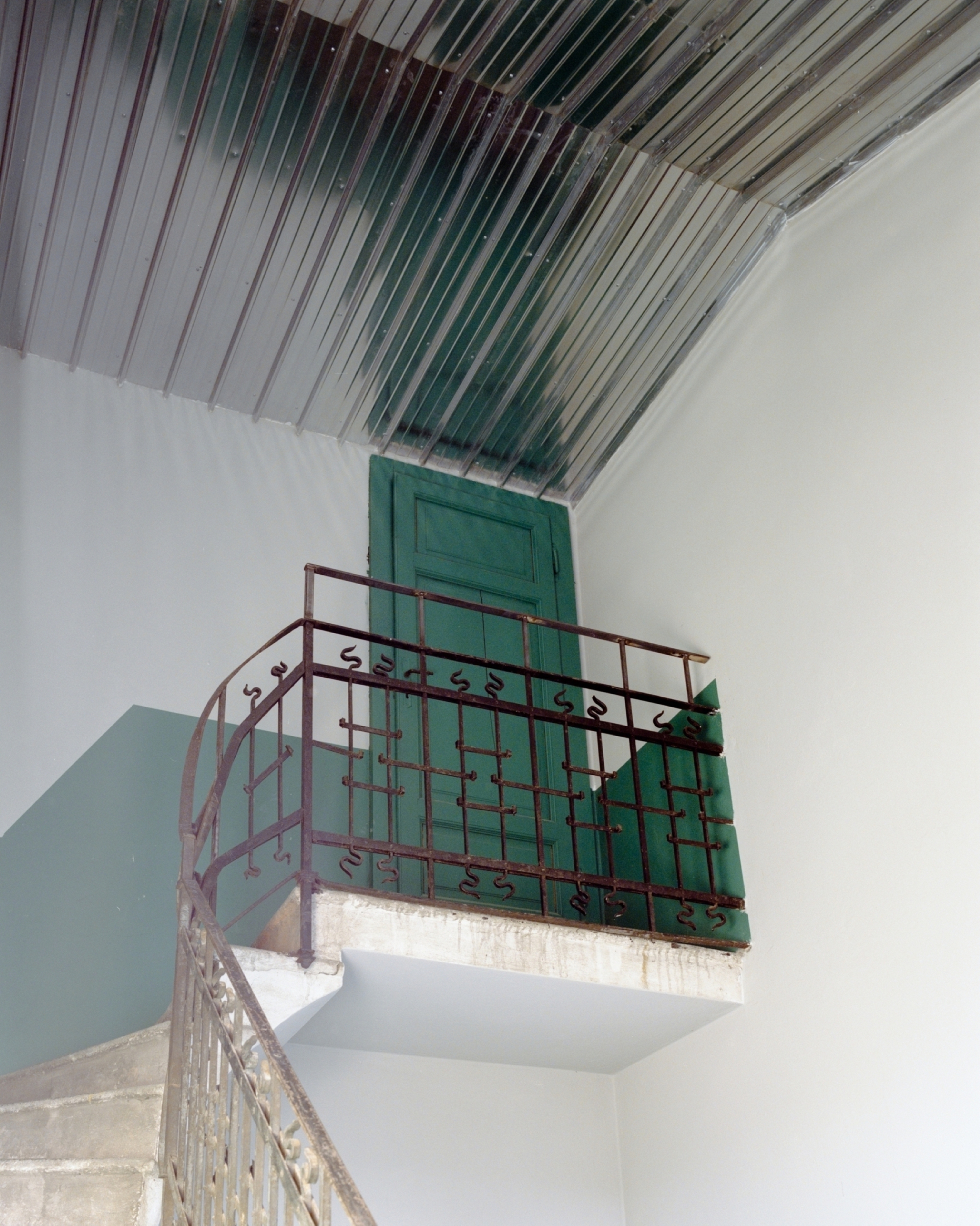 A Villa between Cyberpunk and Listening Bar / co.arch studio-36