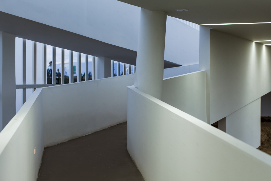 厄瓜多尔国际机场飞行控制办公大楼-28