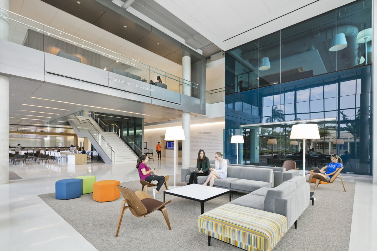 克里斯汀·E·林恩大学中心-6