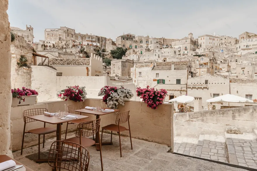 意大利古老城市中的现代早餐沙龙-16