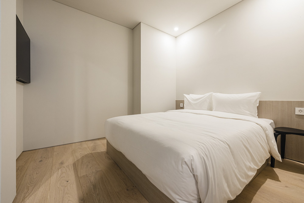 斯坦福白与木-16