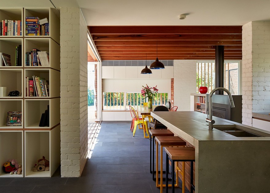 Modern Home Extension That Weaves Together Interior and Exterior Spaces-20