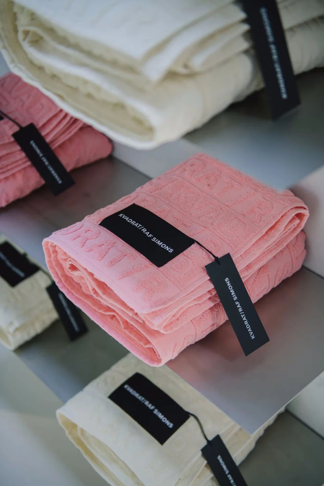 零售空间设计,赋予室内装饰以独特而新颖的视角-11