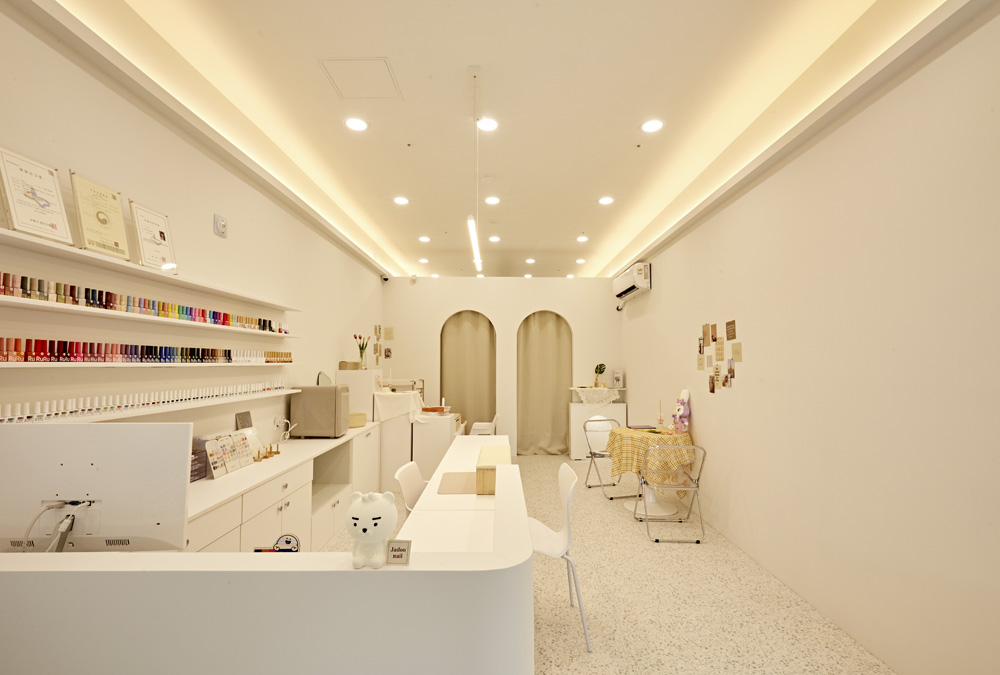 12 平米现代风格四叶草小店设计-3